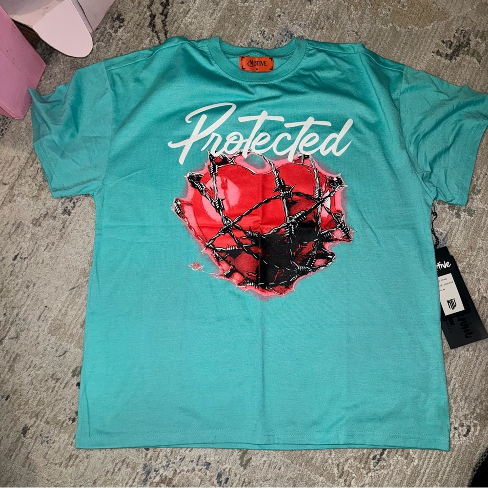 Men’s Motive heart tee